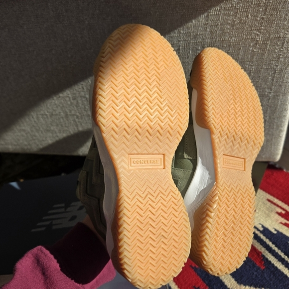 NWOT Converse Women's VLTG Mid 566166C Field Surplus/Black/Vivid Sulfur Size 5.5 - Picture 4 of 6